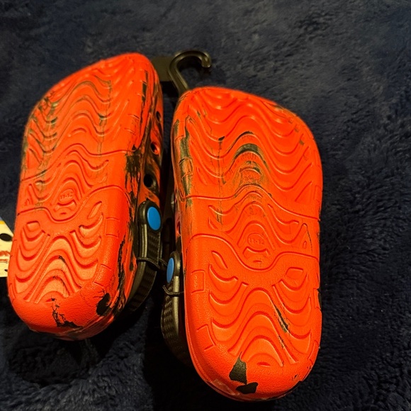 Mickey Mouse Red Clogs - Picture 7 of 7